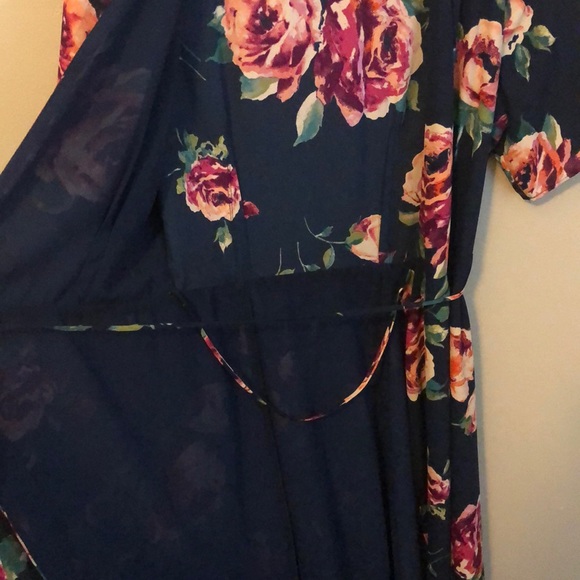 Boutique floral wrap dress - Picture 5 of 5